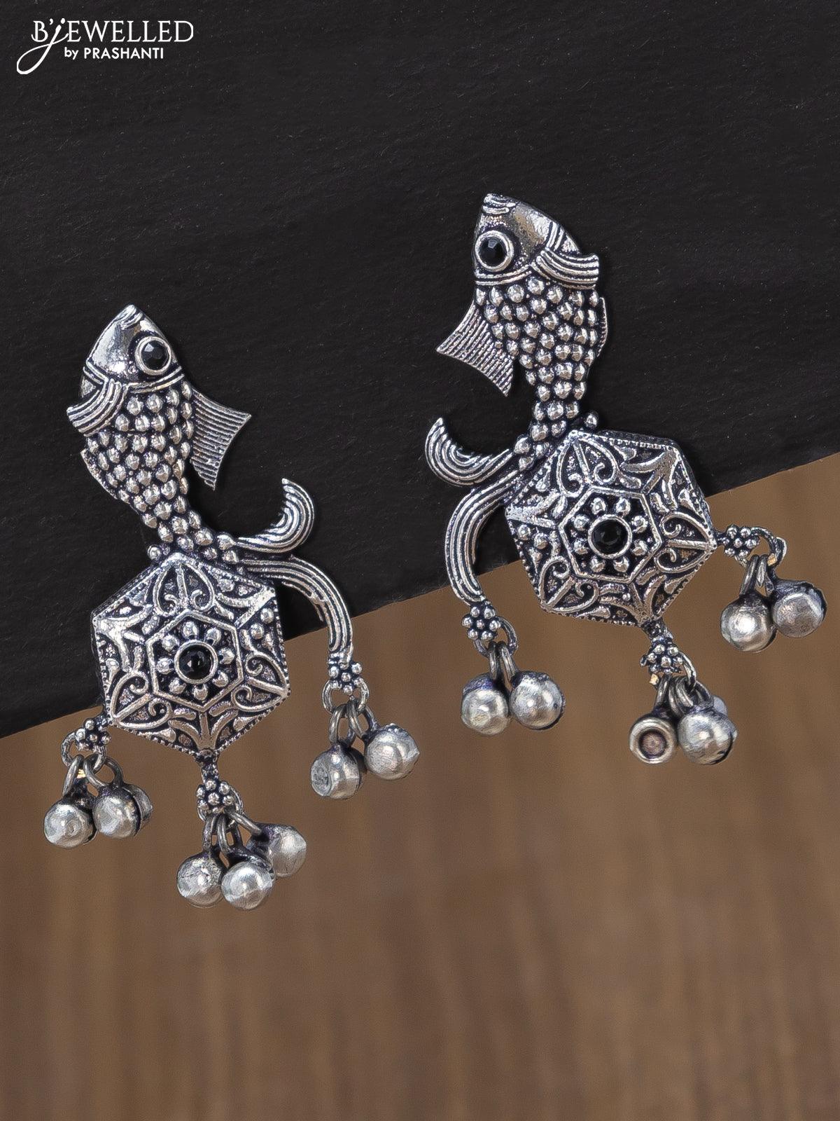 Amazon.com: Pahal Ethnic Oxidized Cluster Pearl Small Silver Jhumka Earrings  South Indian Round Bollywood Tribal Jewelry for Women SS3: Clothing, Shoes  & Jewelry